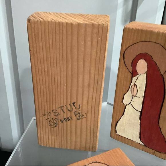 Handcrafted Wooden Nativity Set - Blue, Red, White Hand Painted 3pc - Picture 10 of 15